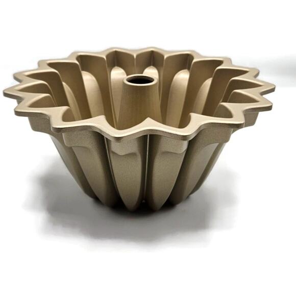 Lotus Bundt Cake Mold Pan Dessert 5 Cups Non Stick Williams Sonoma Nordic Ware - Picture 10 of 15